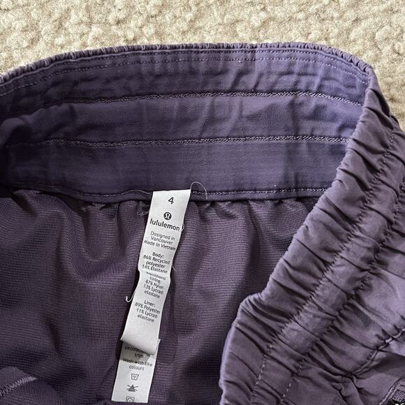 Lululemon Tracker Short V 4" Smoked Mulberry Size 4 - Picture 3 of 9